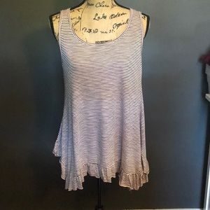 Women’s medium flowy tank top